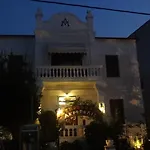 Hotel Acropolis 2*