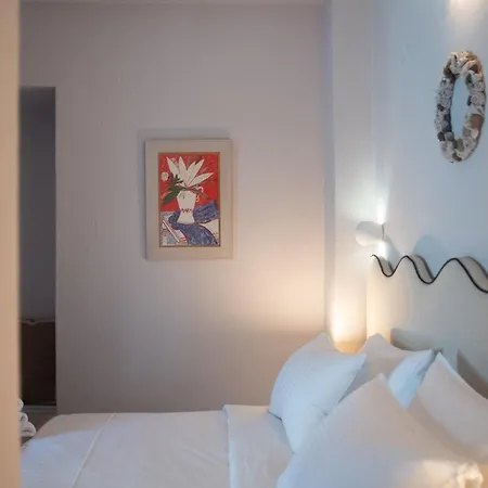 Acropolis ホテル 2*