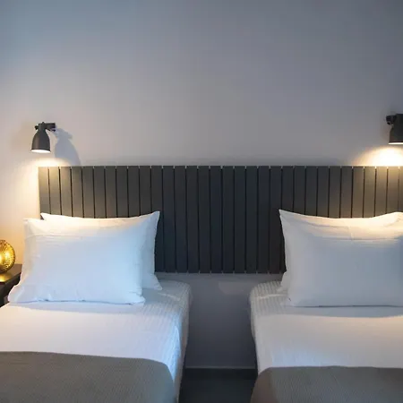 Acropolis Hotel 2*