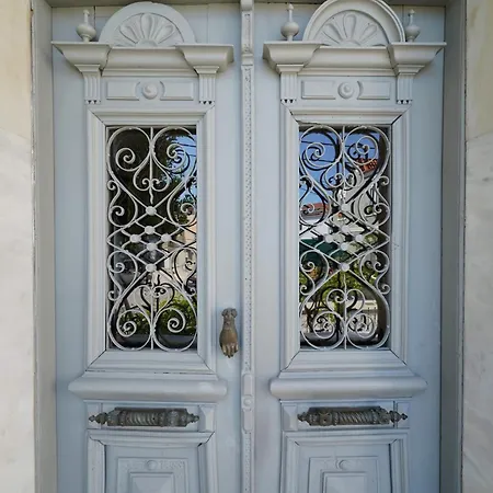 Acropolis Hotel 2*